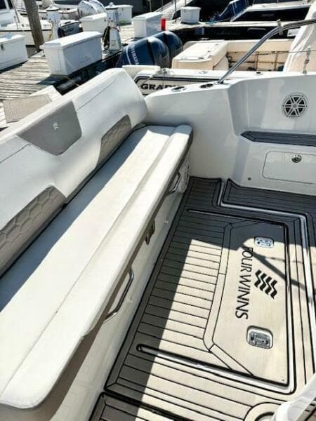 2020 Four Winns Vista 355 Coupe OB