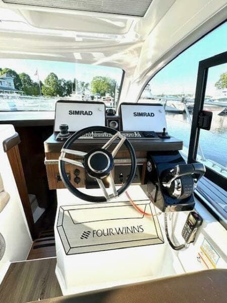 2020 Four Winns Vista 355 Coupe OB