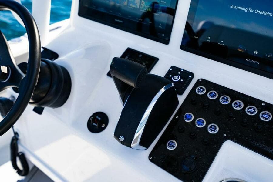 2027 Reef Runner 230