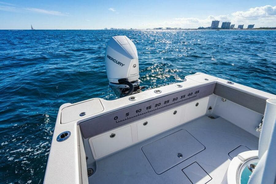 2027 Reef Runner 230