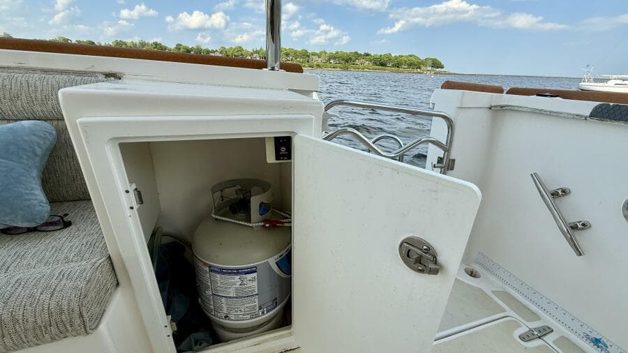 2014 Maine Cat P44