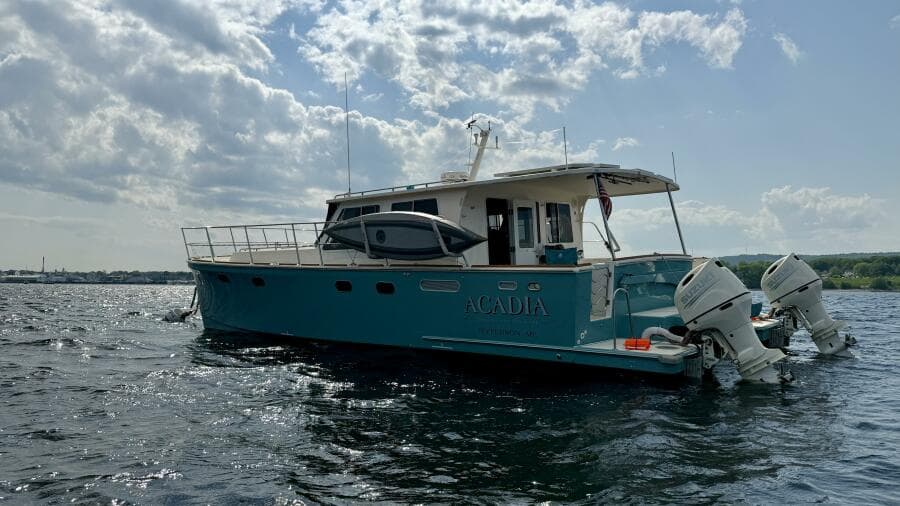 2014 Maine Cat P44