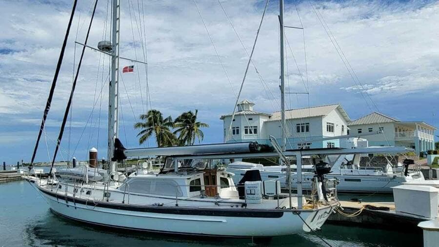 2005 Cabo Rico 42 Pilothouse