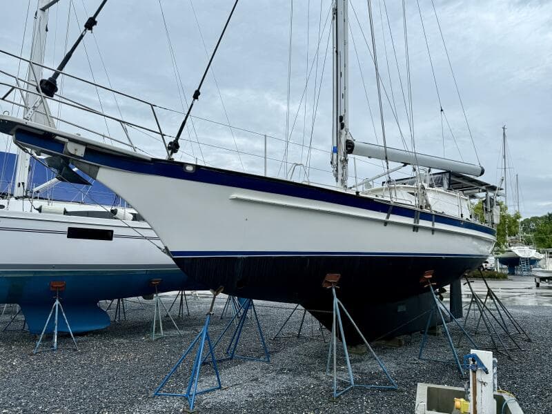2005 Cabo Rico 42 Pilothouse