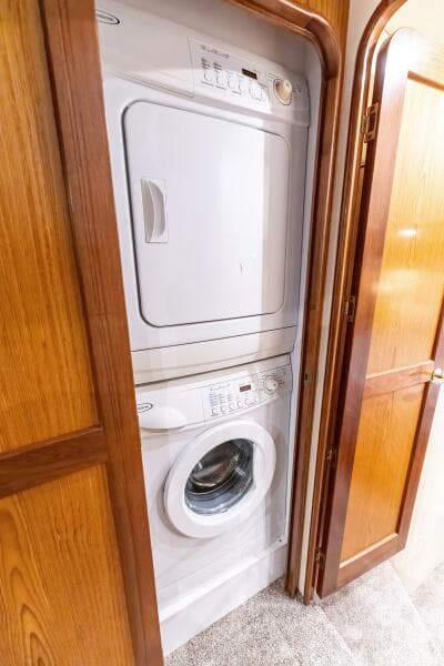 2006 Ocean Yachts 