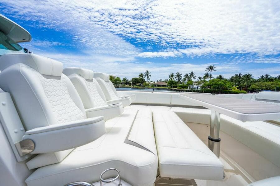 2025 Tiara Yachts 48 LS