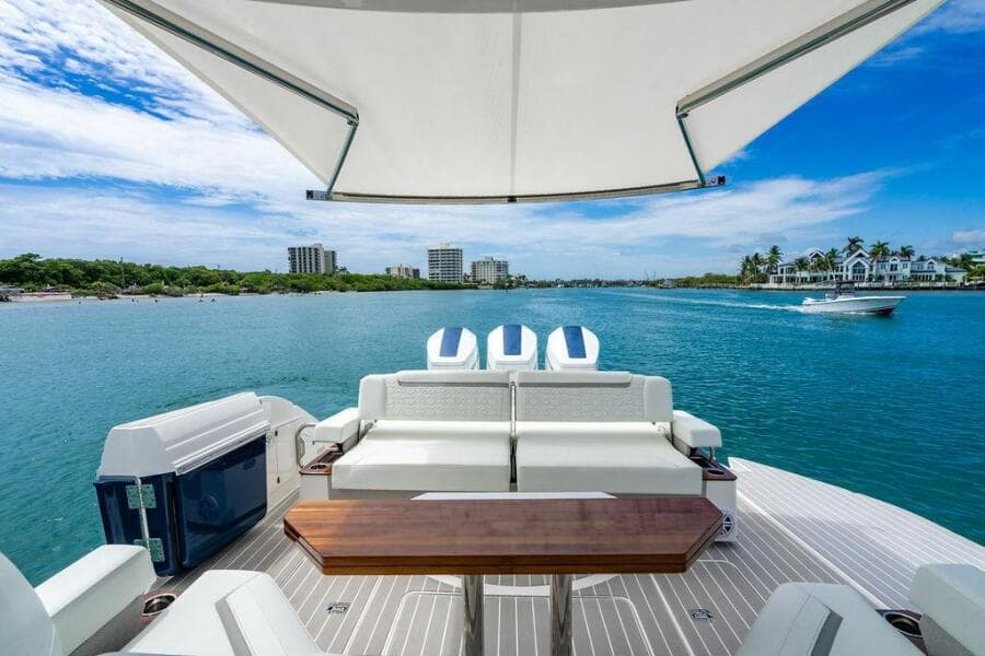 2025 Tiara Yachts 48 LS