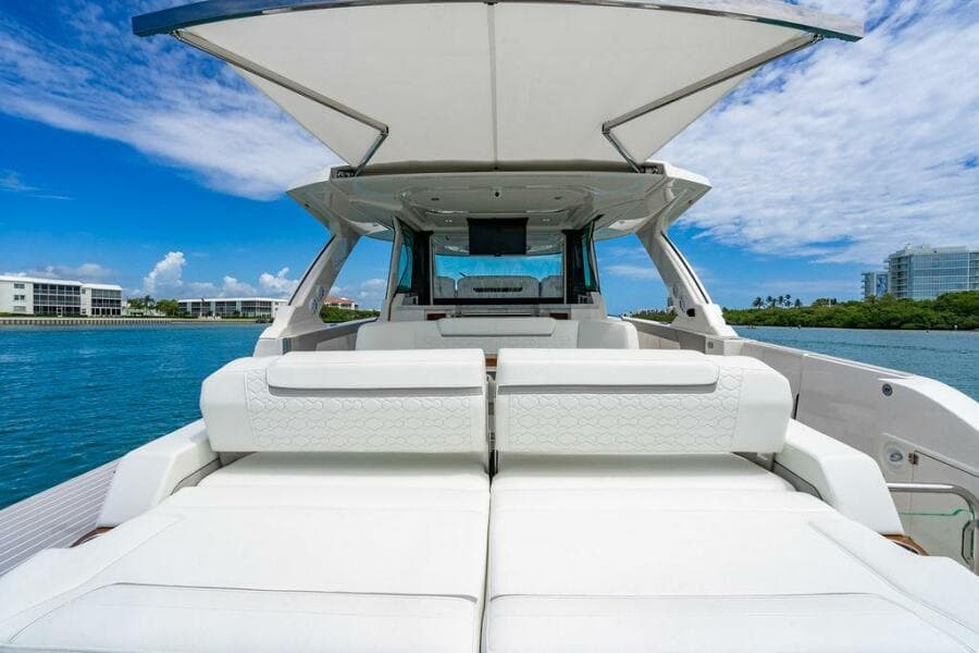 2025 Tiara Yachts 48 LS