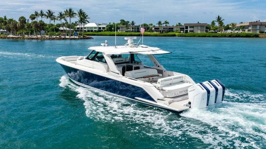2025 Tiara Yachts 48 LS