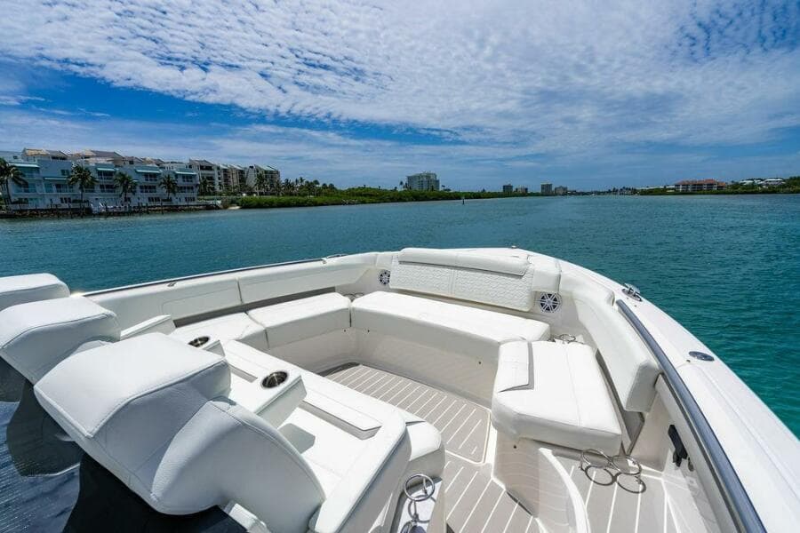 2025 Tiara Yachts 48 LS