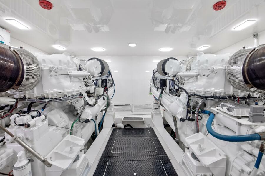 2010 Viking 82 Convertible