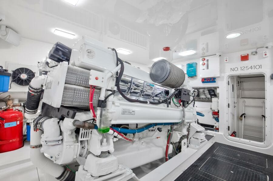 2010 Viking 82 Convertible