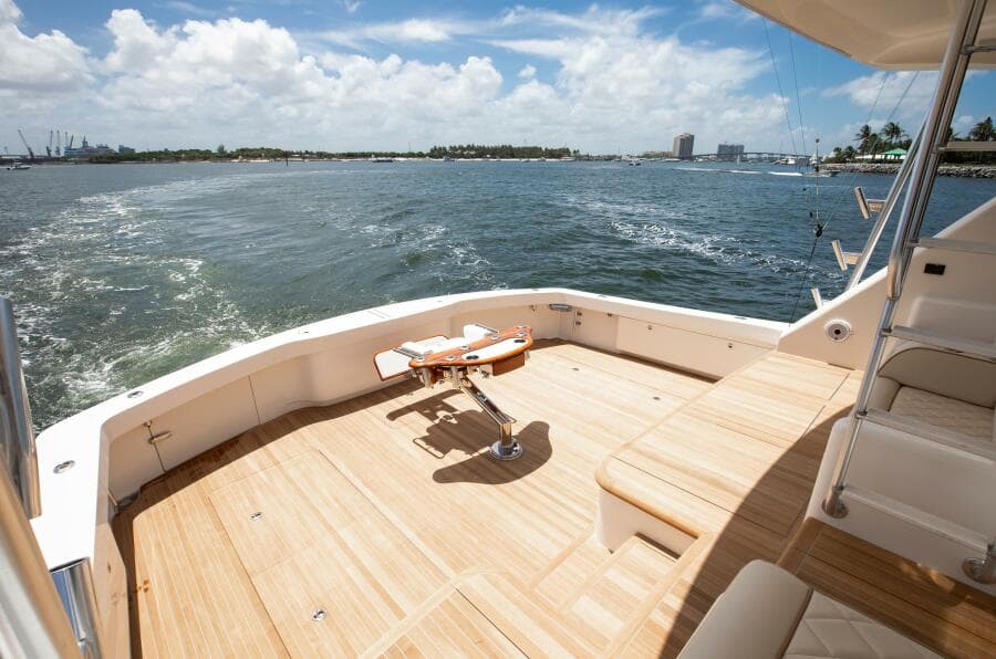 2010 Viking 82 Convertible