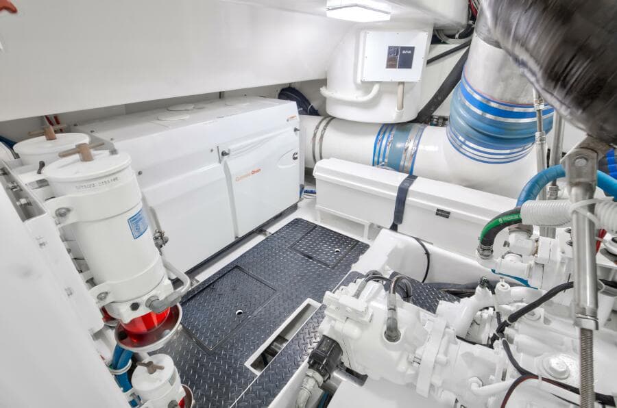 2010 Viking 82 Convertible