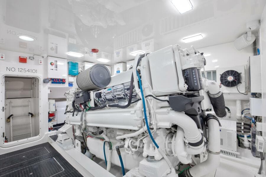 2010 Viking 82 Convertible