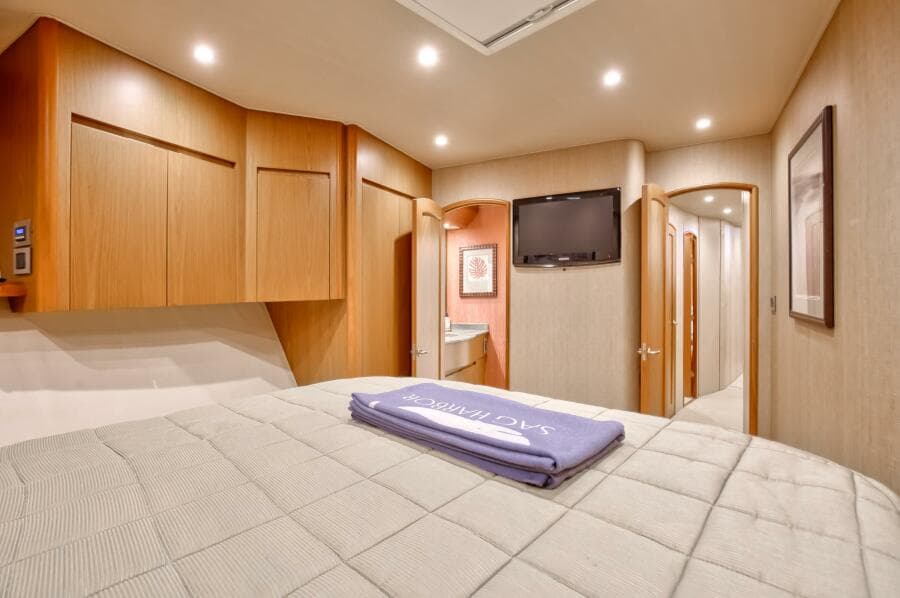 2010 Viking 82 Convertible