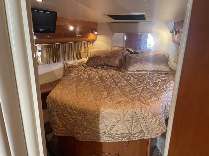 2006 Carver 36 Mariner