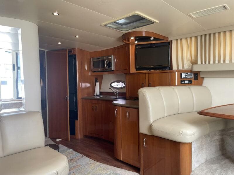 2006 Carver 36 Mariner
