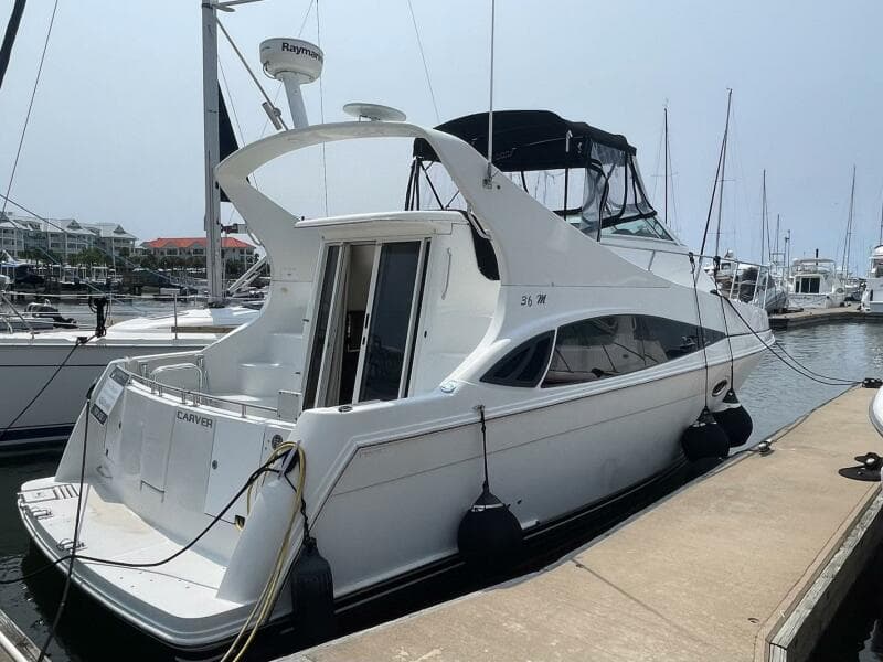 2006 Carver 36 Mariner