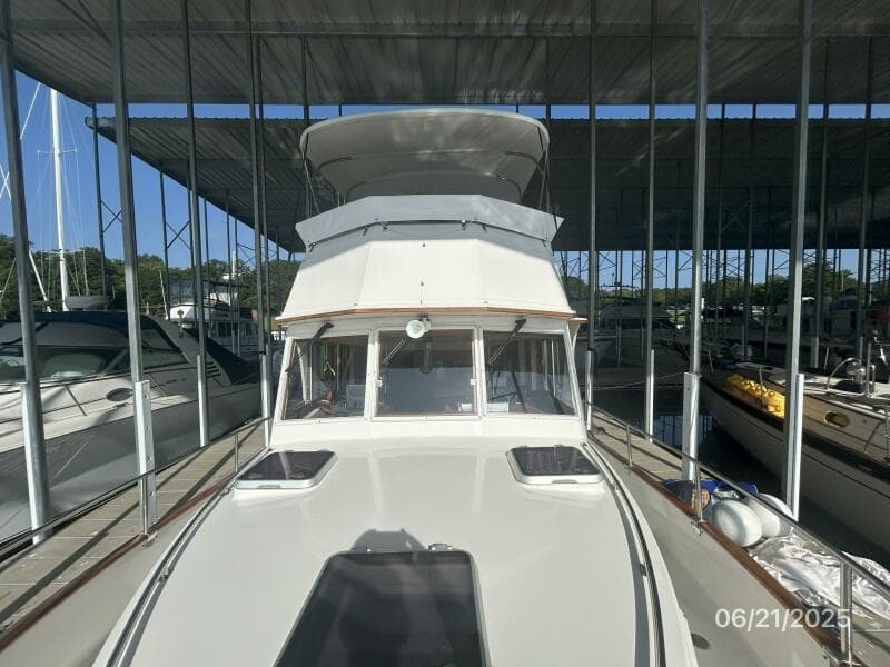 36' Grand Banks foredeck aft