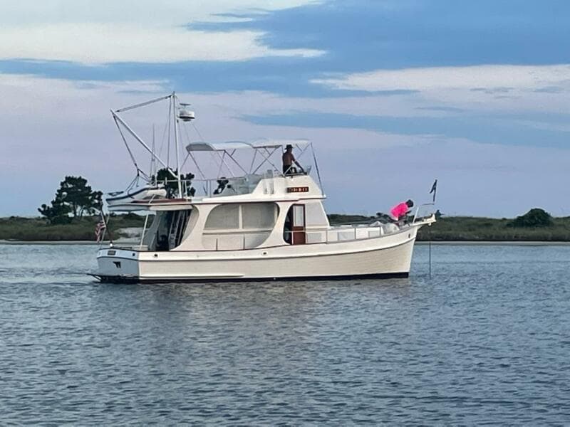 36' Grand Banks starboard profile2