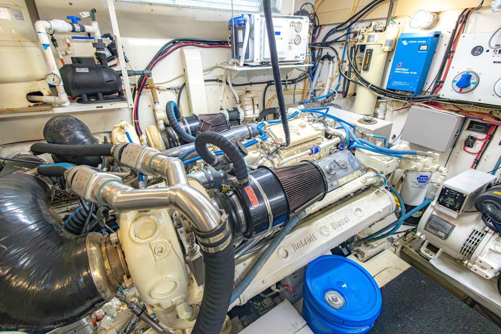 1990 Viking Cockpit Motor Yacht