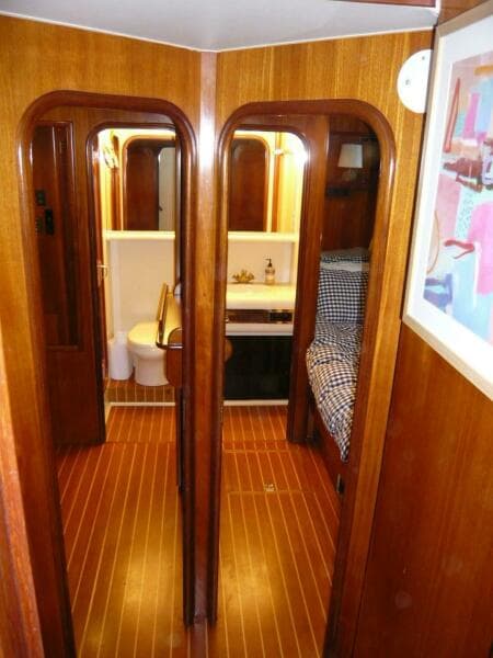 1990 Viking Cockpit Motor Yacht