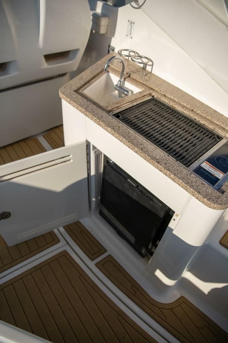 2016 Sea Ray Sundancer 350