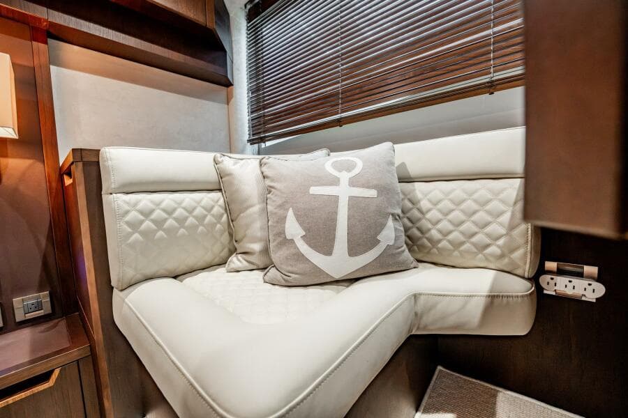 2017 Galeon 510 Skybridge
