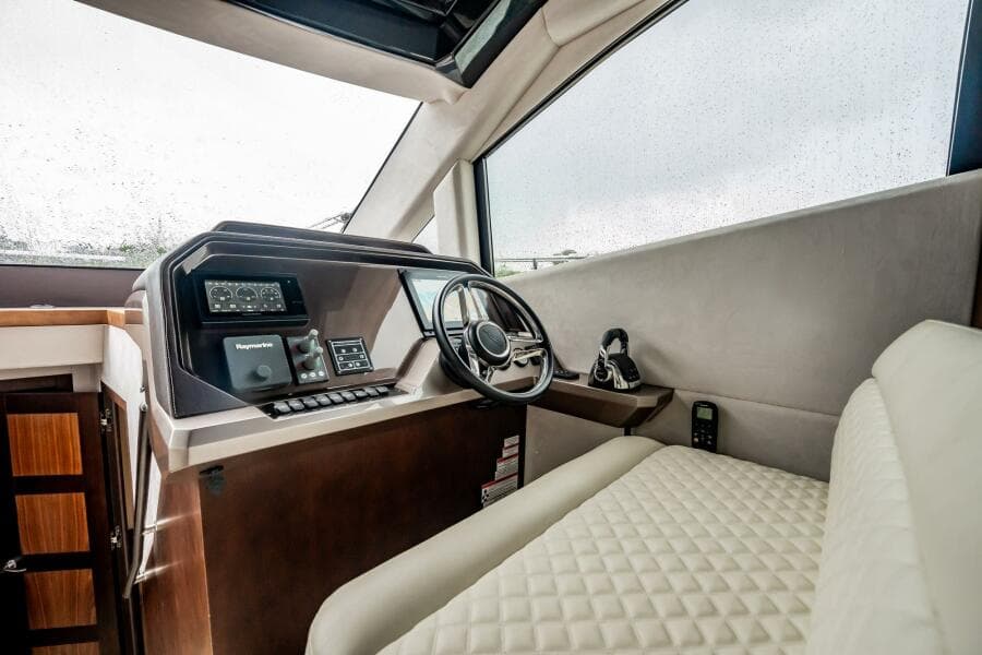 2017 Galeon 510 Skybridge