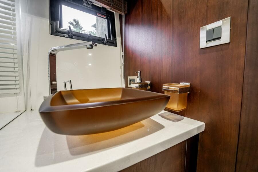 2017 Galeon 510 Skybridge