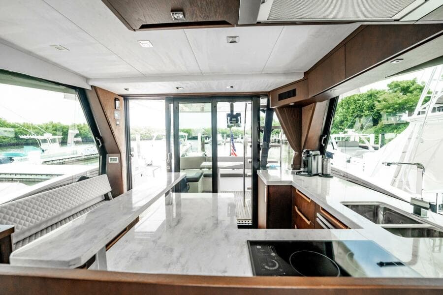 2017 Galeon 510 Skybridge