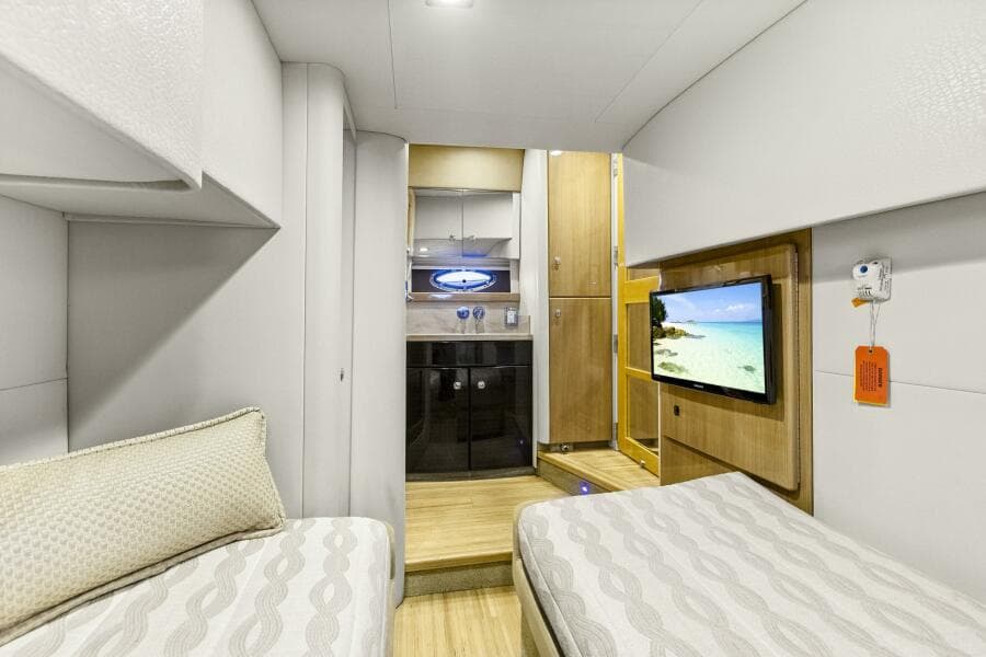 2016 Formula 45 Yacht