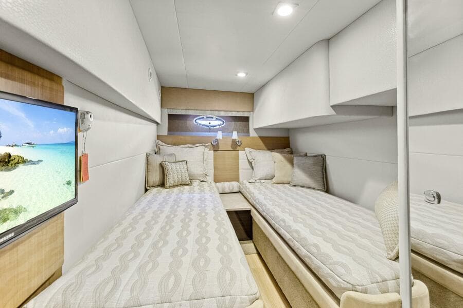 2016 Formula 45 Yacht