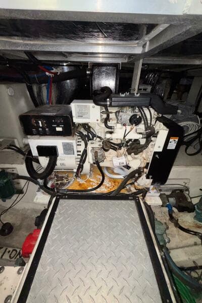 2001 Carver 396 Aft Cabin MY