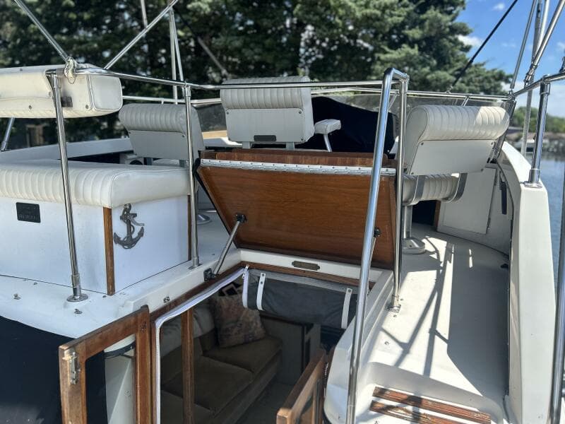 1985 Carver 3207
