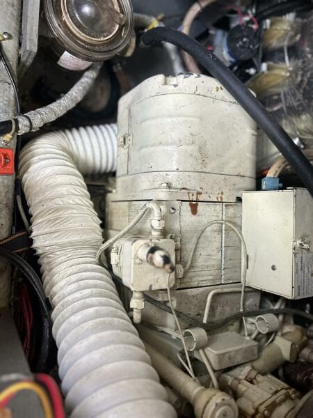 1985 Carver 3207