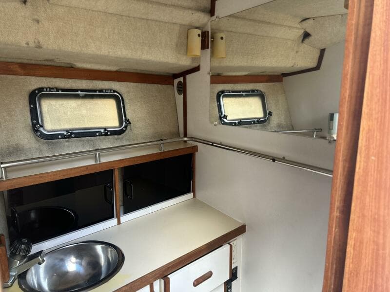 1985 Carver 3207