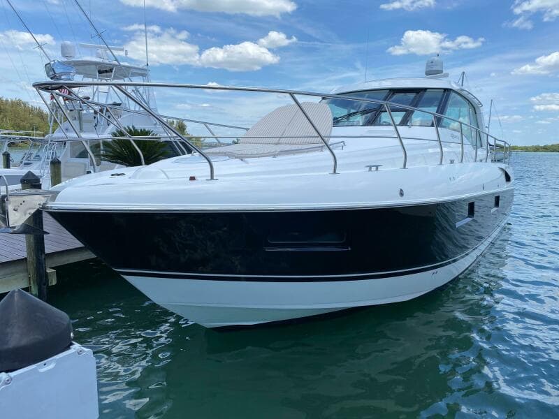2012 Cruisers Yachts 48 Cantius