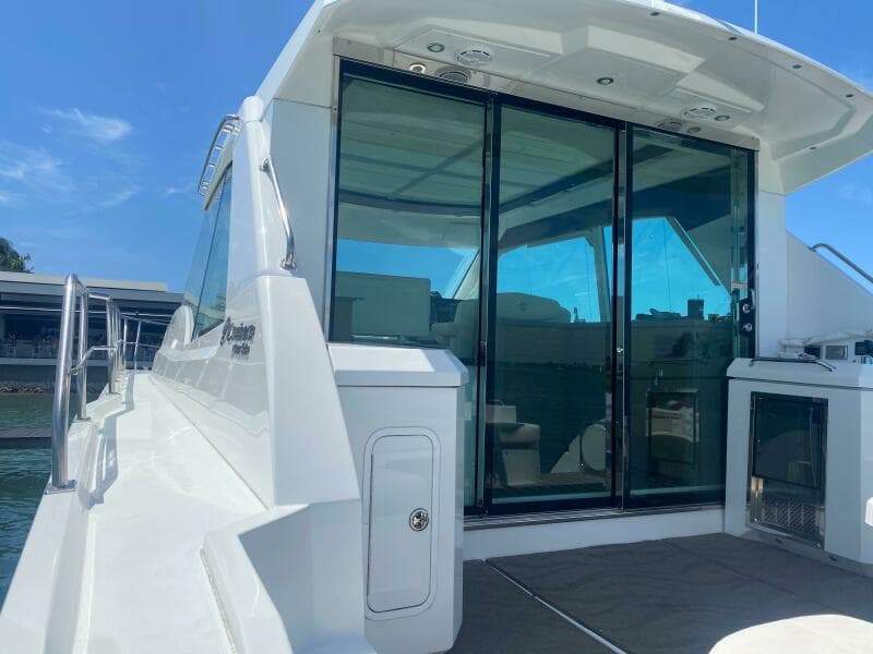 2012 Cruisers Yachts 48 Cantius