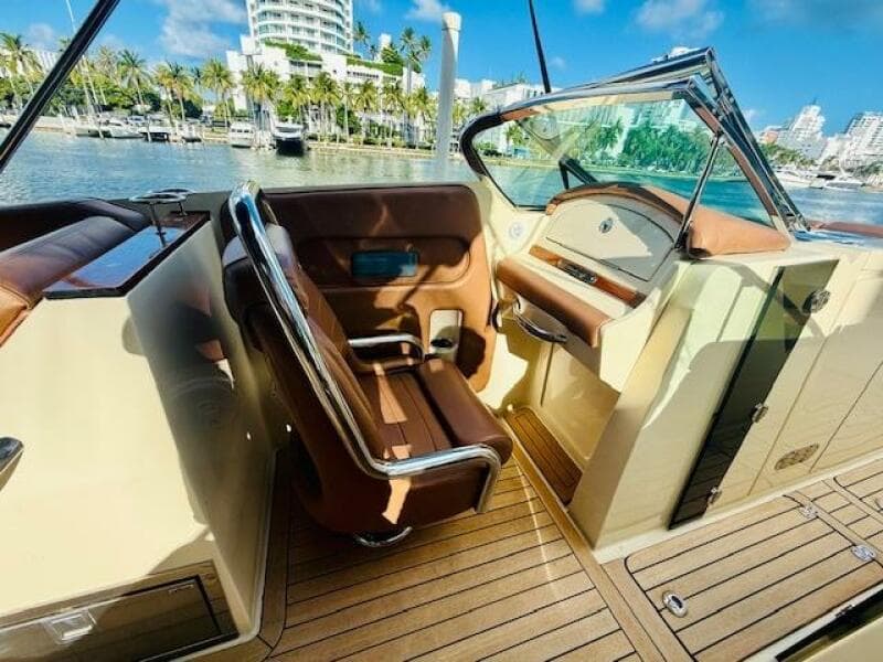 2015 Chris-Craft Launch 32