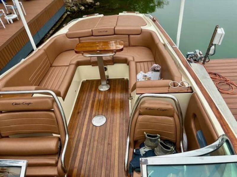 2015 Chris-Craft Launch 32