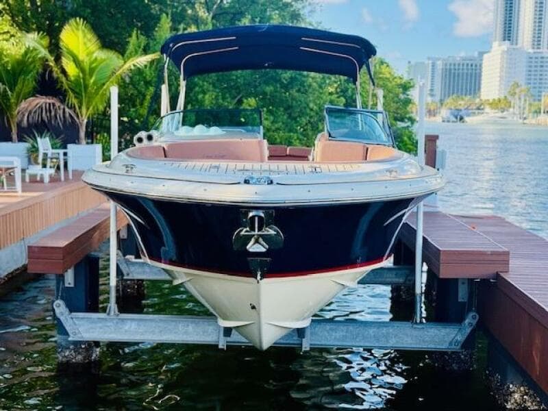 2015 Chris-Craft Launch 32