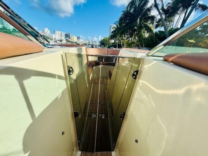 2015 Chris-Craft Launch 32