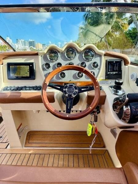 2015 Chris-Craft Launch 32