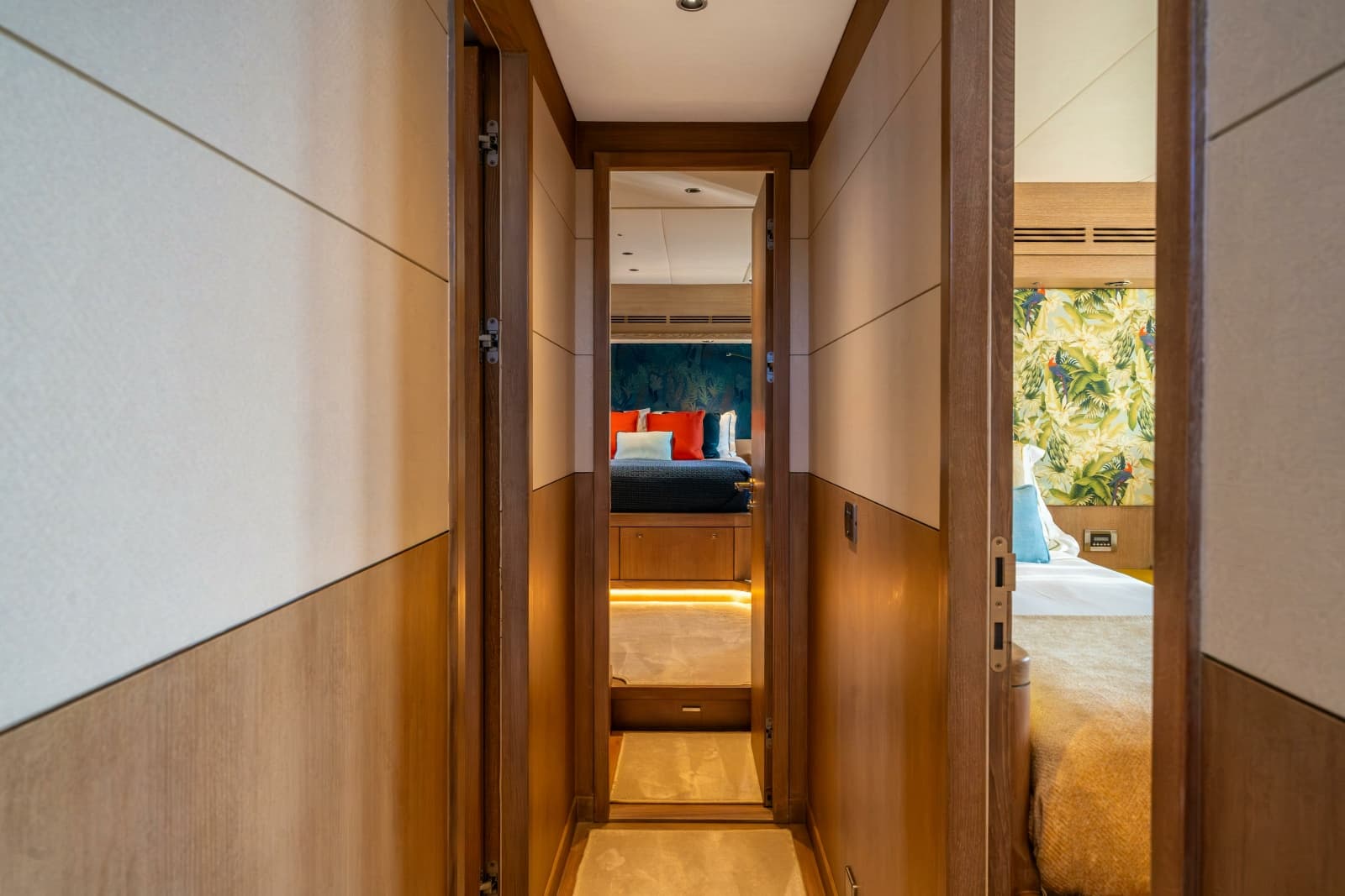 2013 Oyster Yachts Oyster 885
