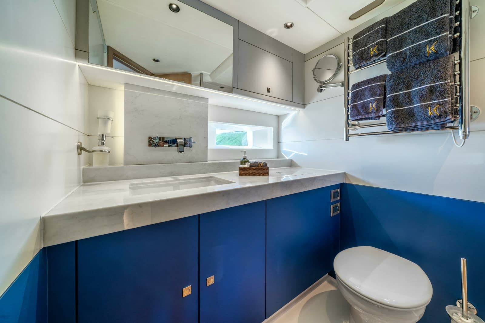 2013 Oyster Yachts Oyster 885