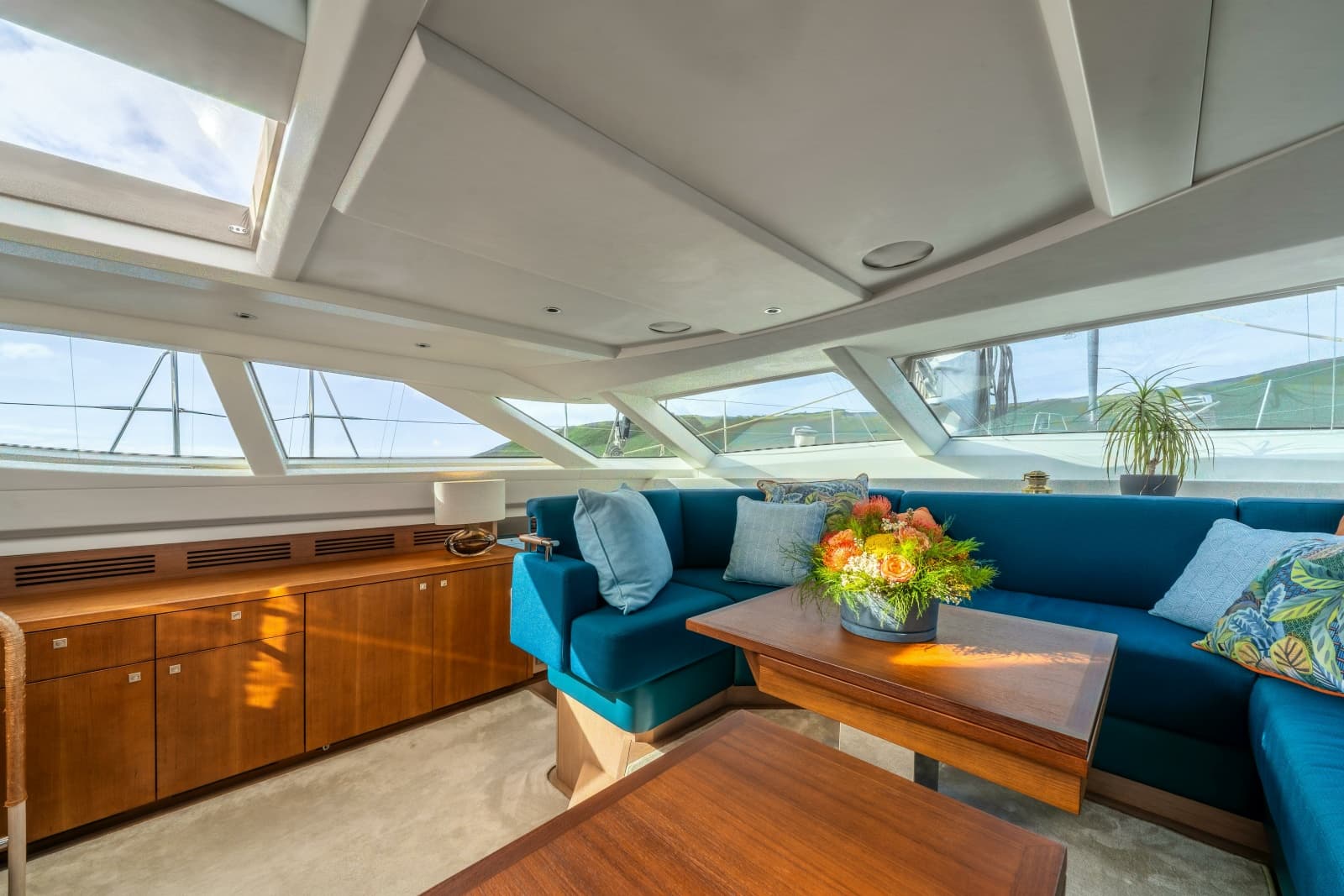 2013 Oyster Yachts Oyster 885