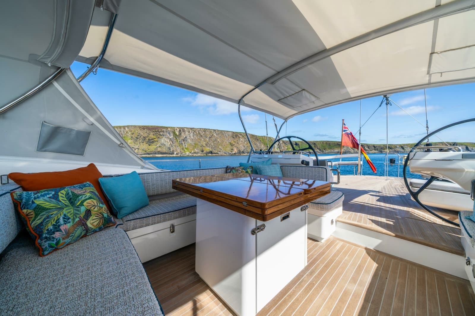 2013 Oyster Yachts Oyster 885