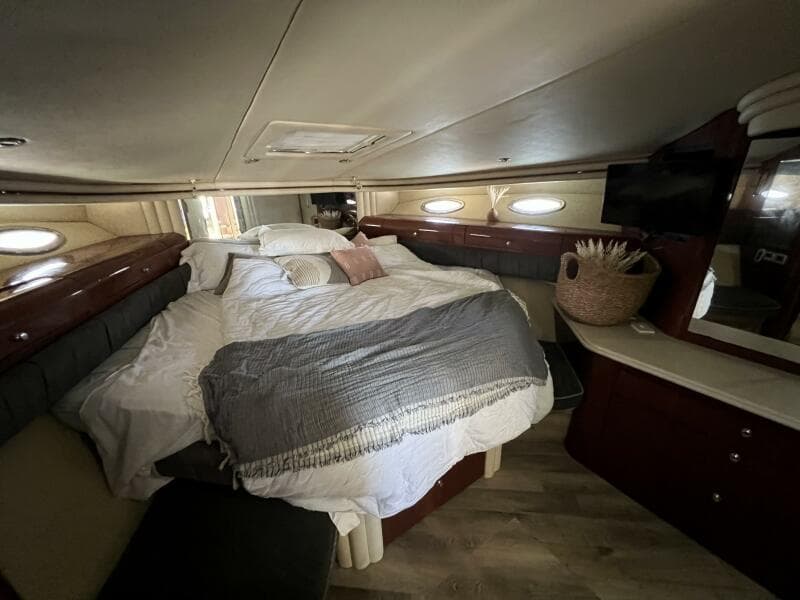 2002 Sea Ray 560 Sedan Cruiser